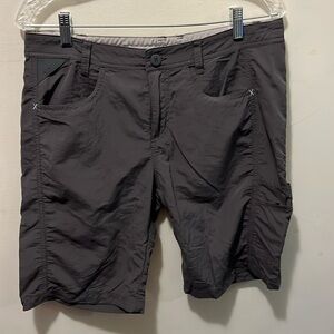 Patagonia side pocket cargo hiking shorts sz‎ 8 10” inseam